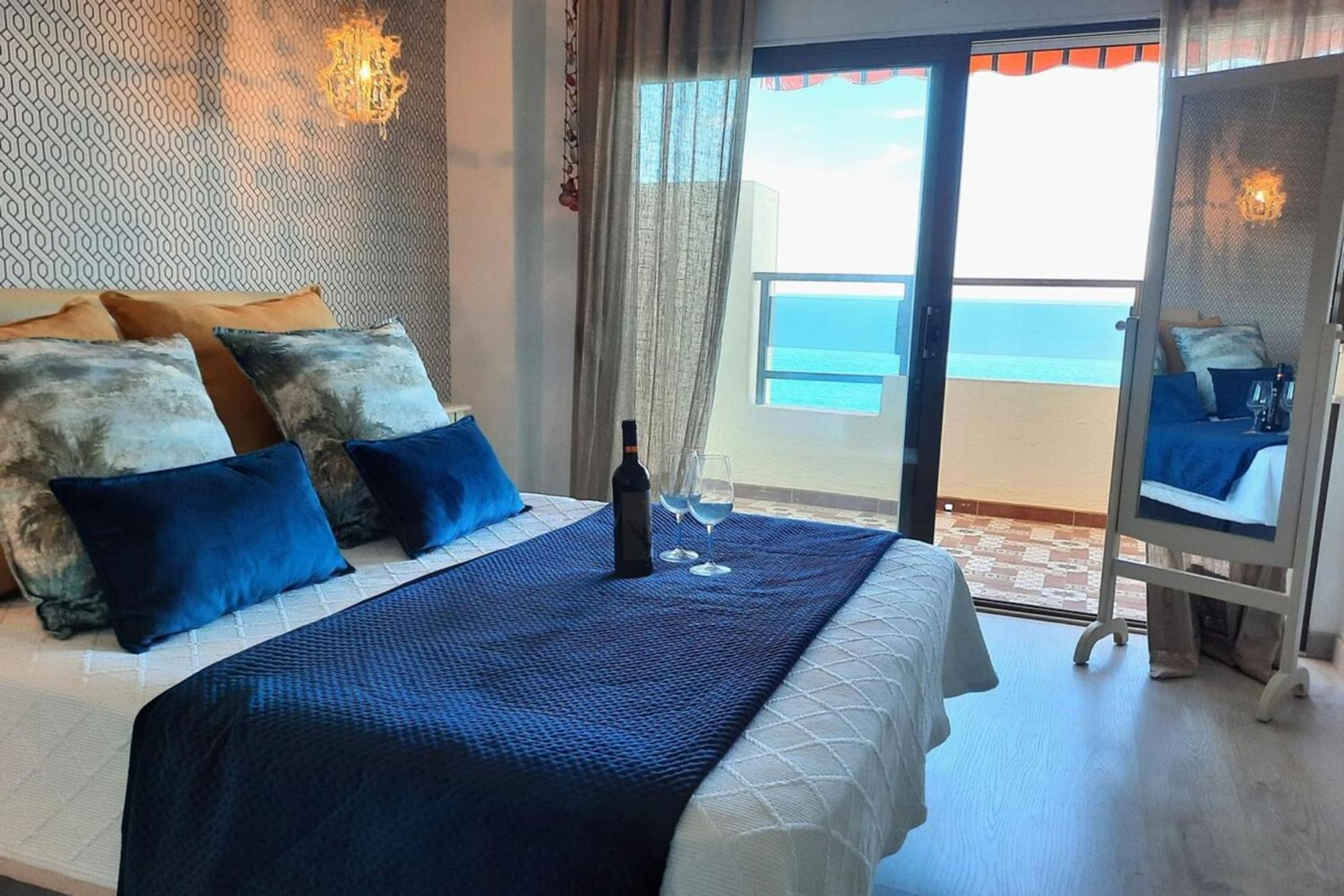 Paseo Del Rey - Fuengirola 2 Bedrooms Oceanfront Apartment Exterior foto